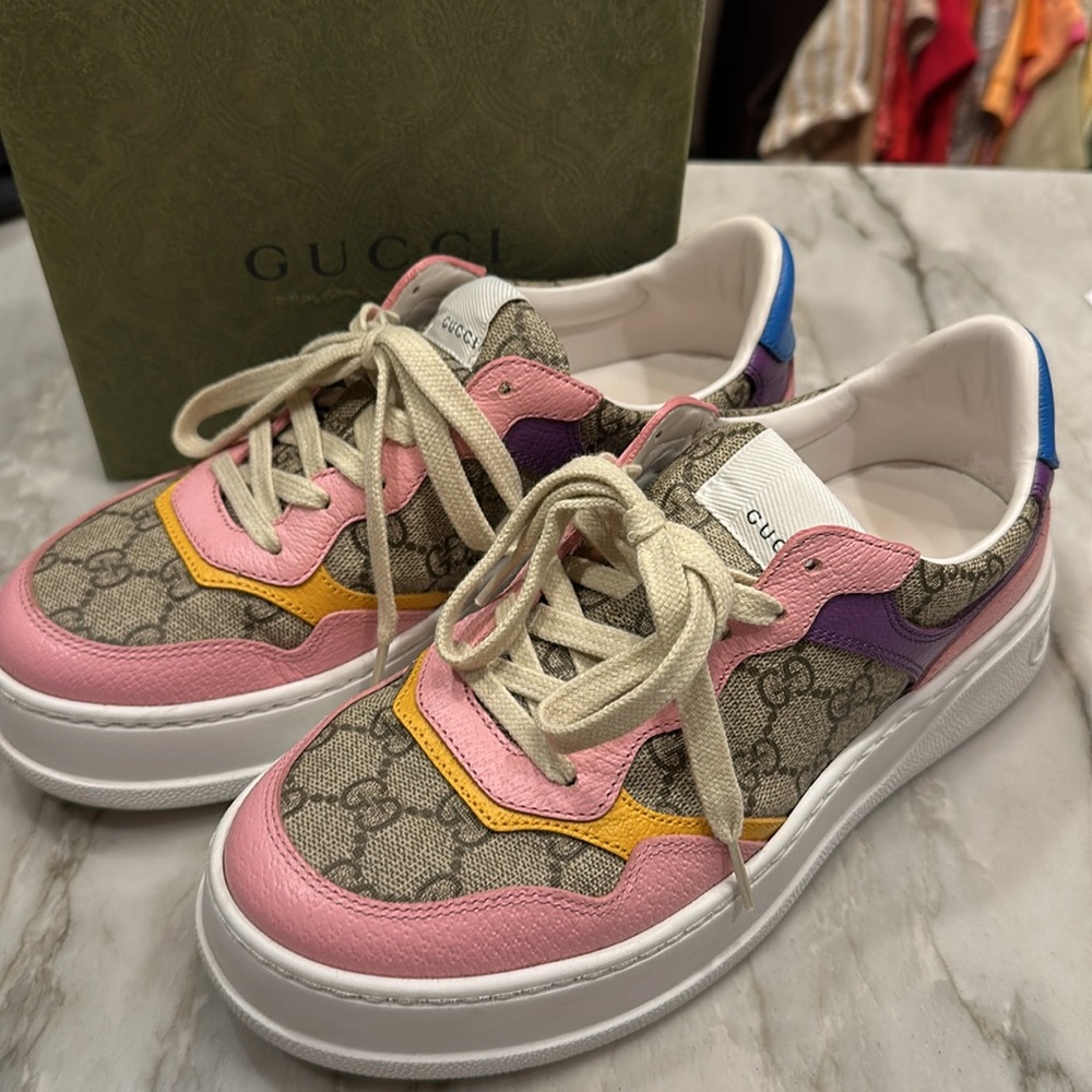 Gucci Calfskin GG Supreme Monogram Perforated Womens Platform 55mm Sneakers 38.5